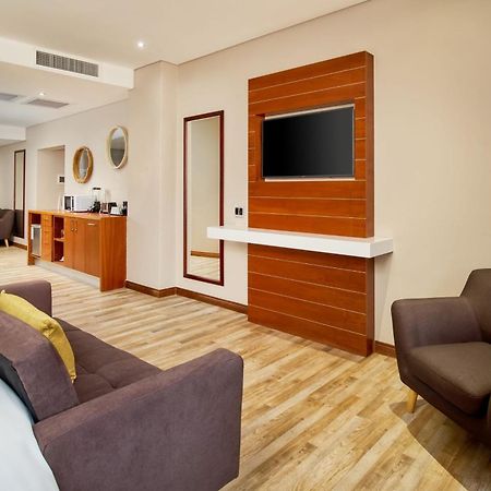 Protea Hotel By Marriott Pretoria Hatfield Kültér fotó