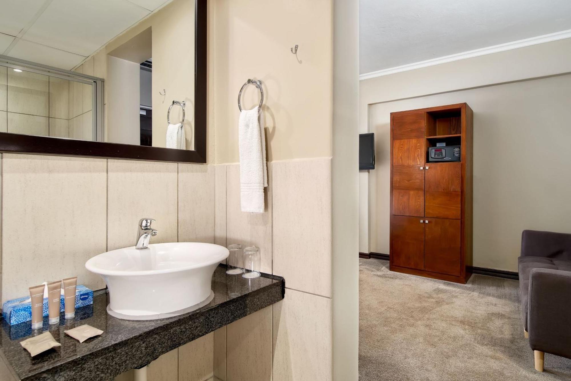 Protea Hotel By Marriott Pretoria Hatfield Szoba fotó