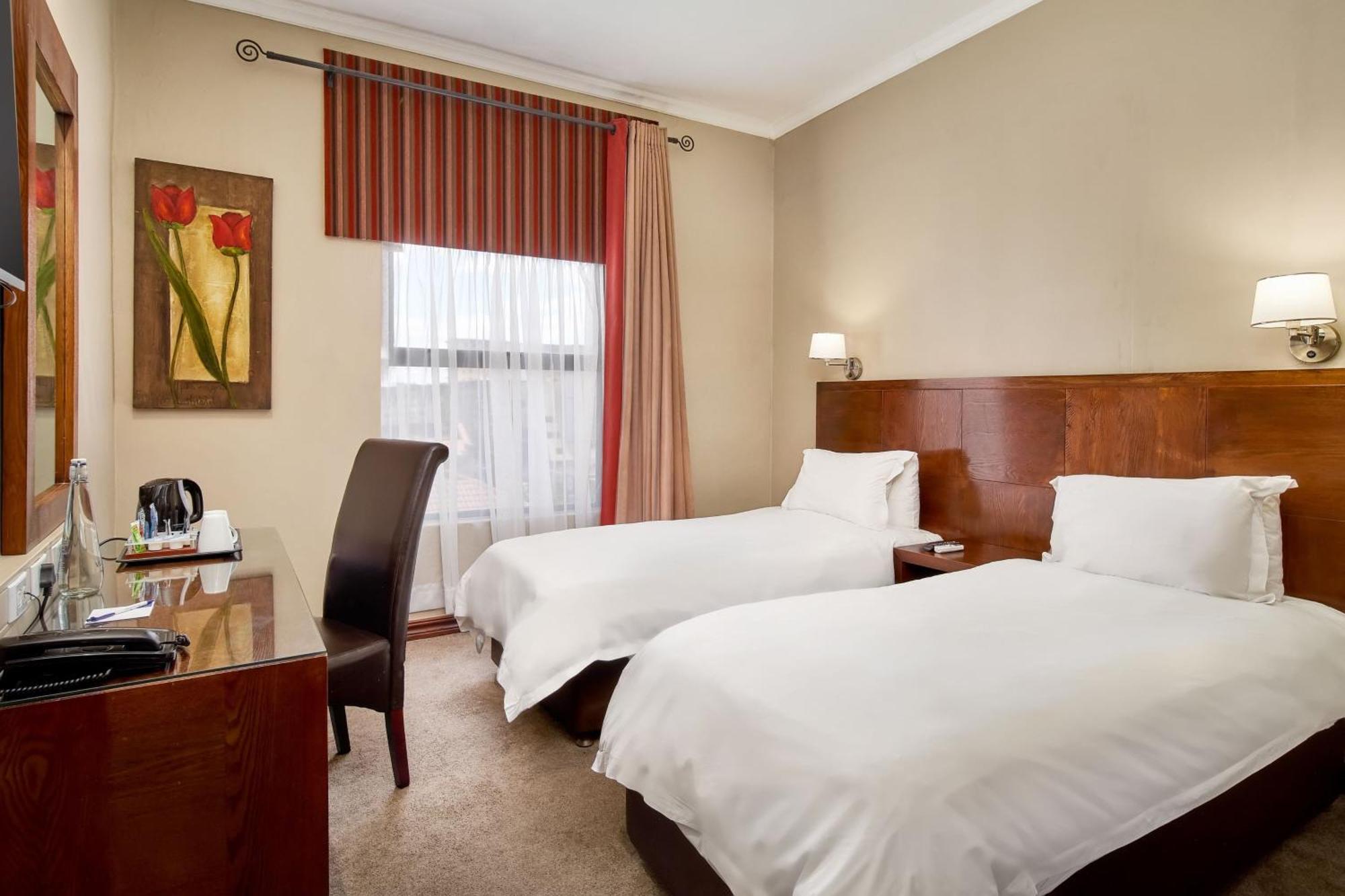 Protea Hotel By Marriott Pretoria Hatfield Szoba fotó