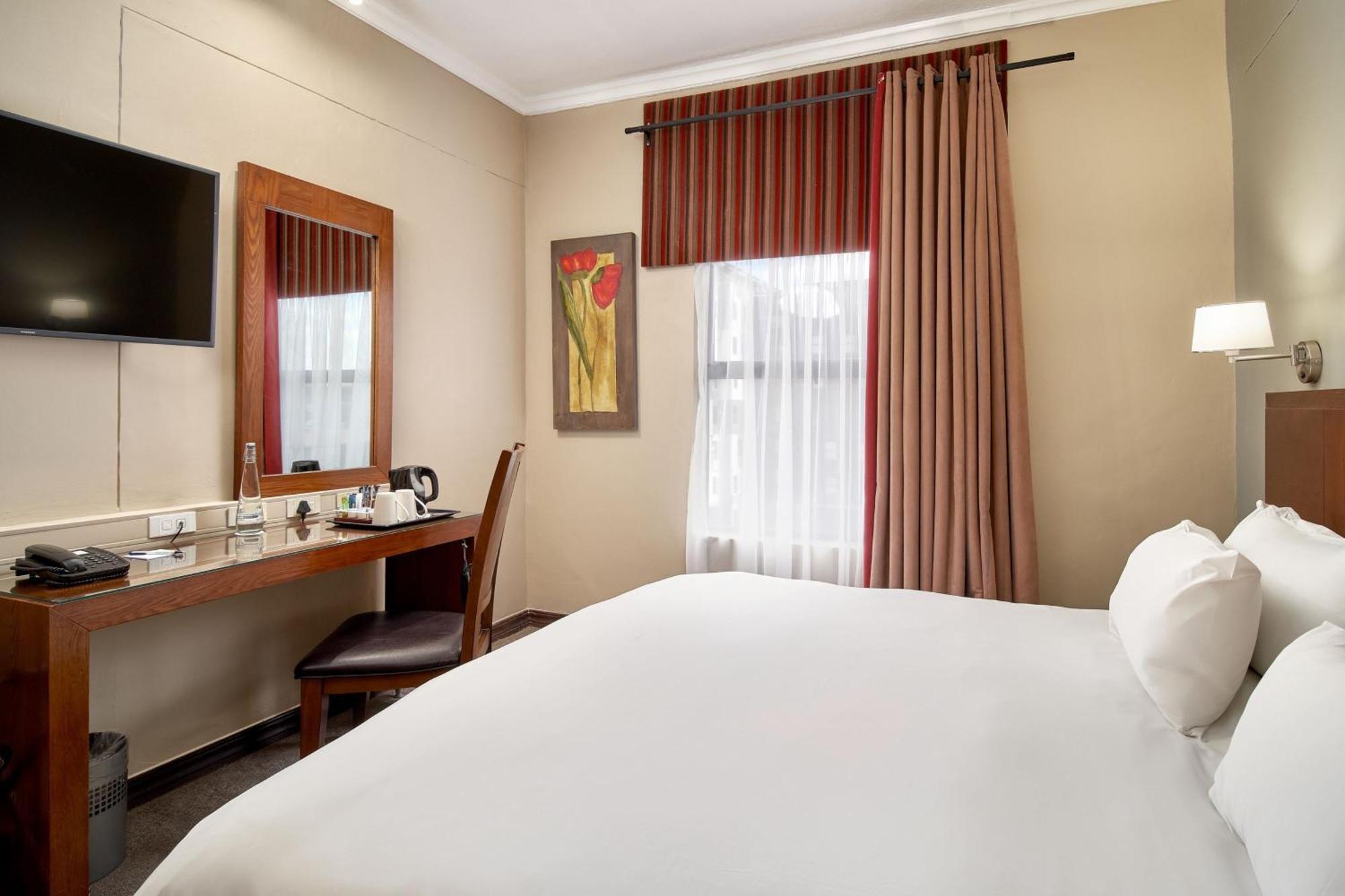 Protea Hotel By Marriott Pretoria Hatfield Szoba fotó