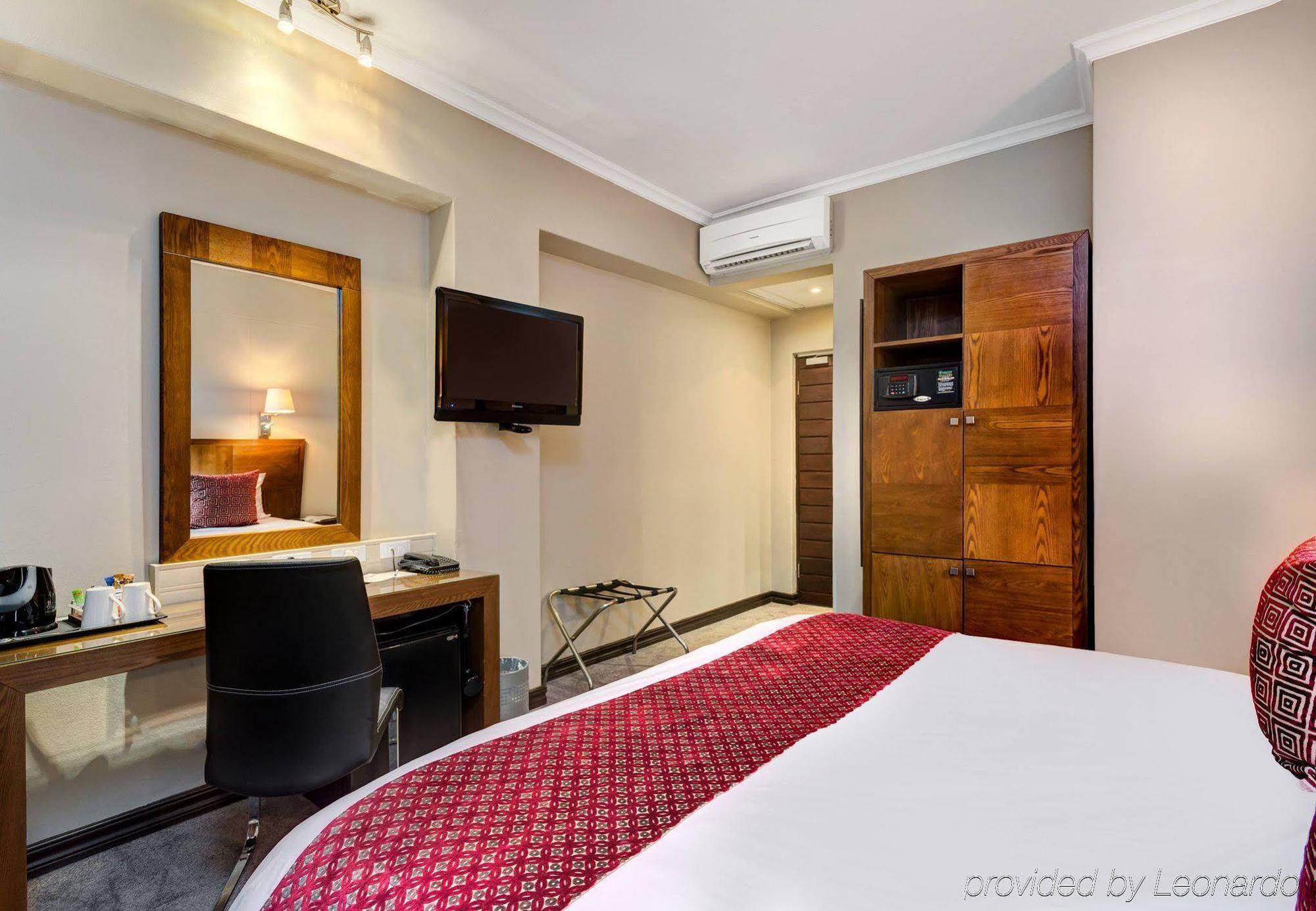 Protea Hotel By Marriott Pretoria Hatfield Kültér fotó