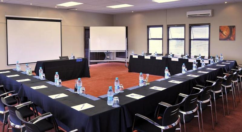 Protea Hotel By Marriott Pretoria Hatfield Kültér fotó
